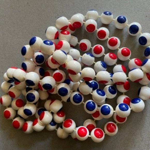 Vintage Marvella 1940's red, white and blue beaded necklace. - Picture 1 of 5